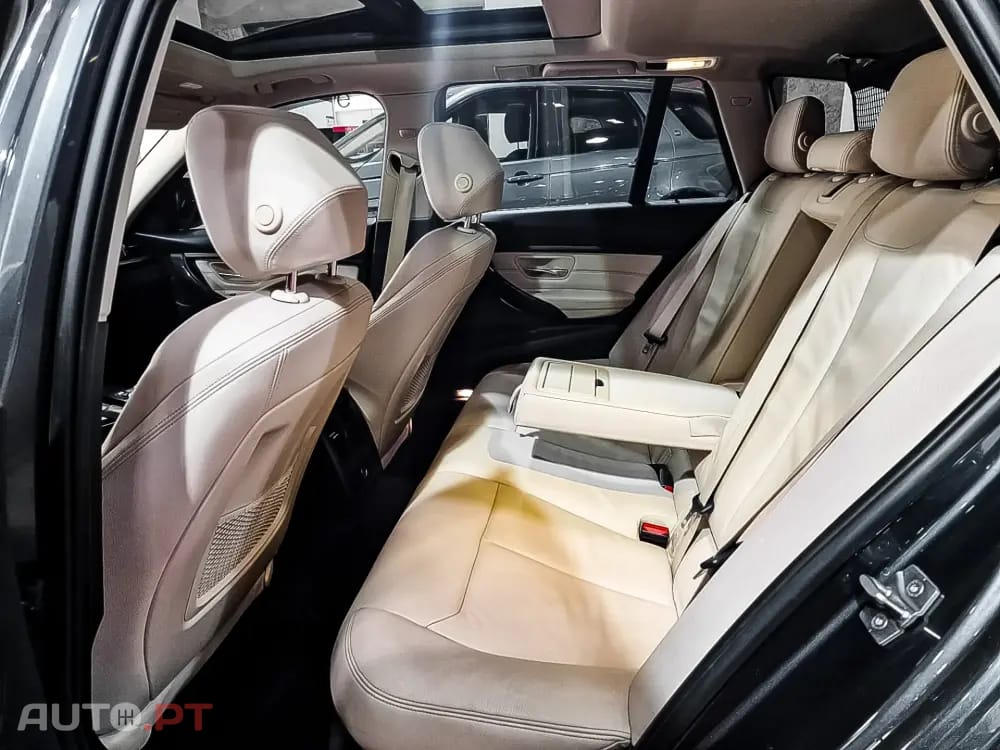 BMW 330 d xDrive Pack Desportivo M Auto