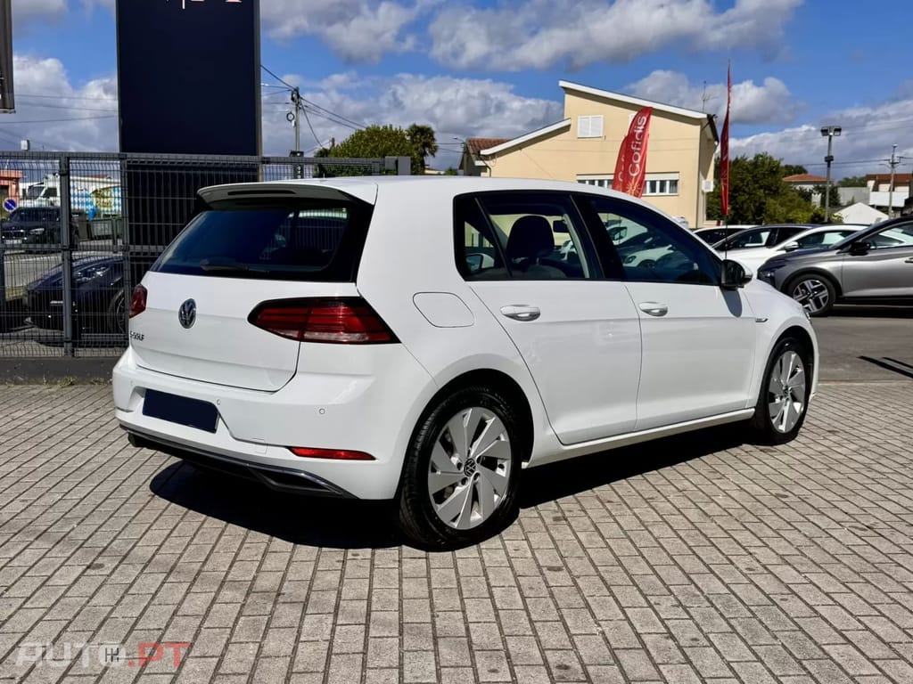 Volkswagen e-Golf Standard