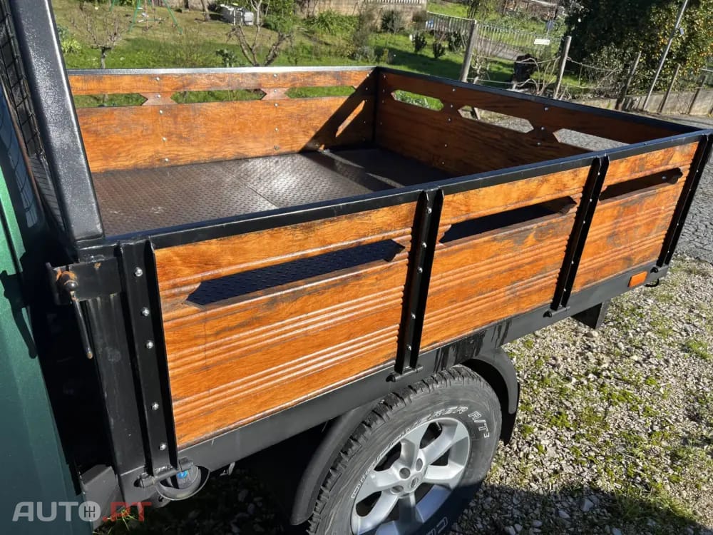 Nissan Navara Outro