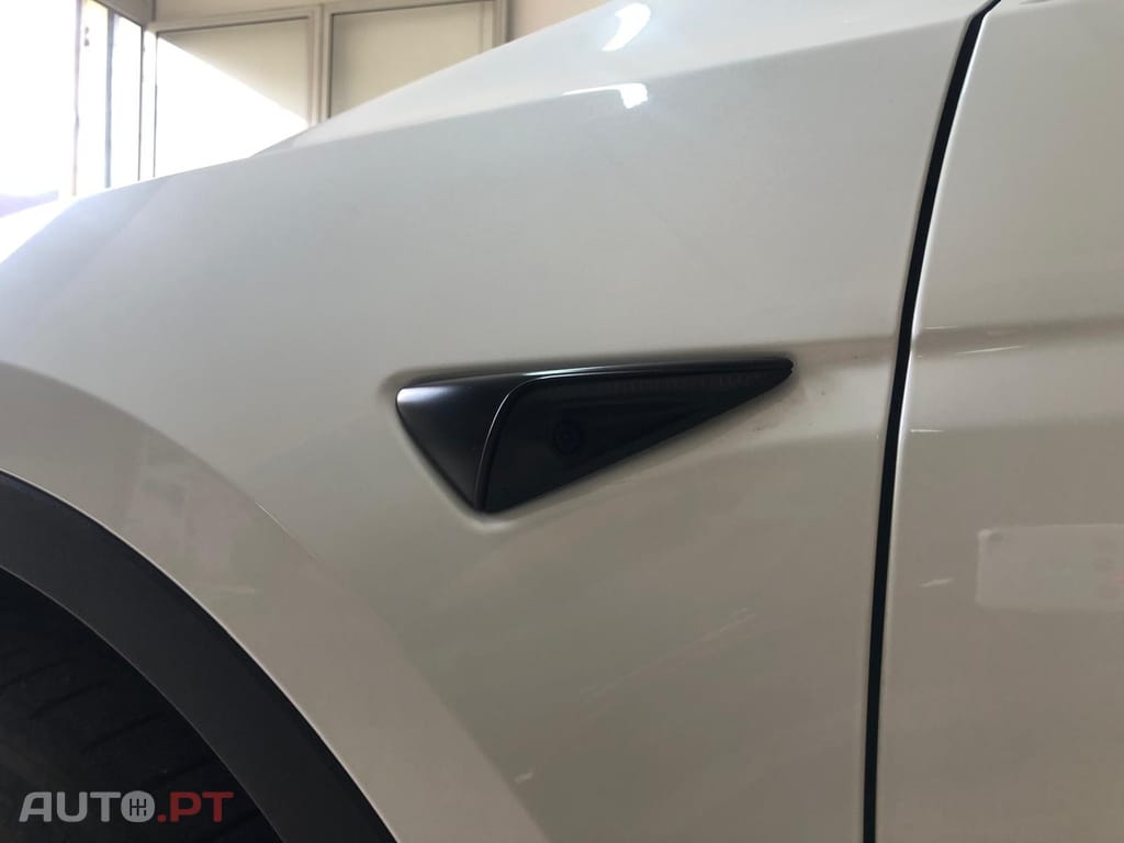 Tesla Model Y Performance Tração Integral
