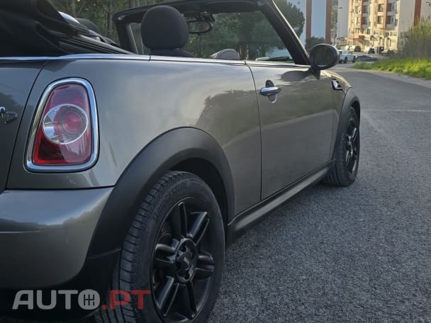 MINI Cabrio Cooper SD Auto