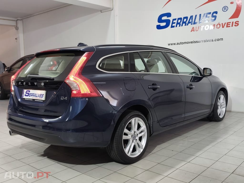 Volvo V60 2.0 D4 Momentum