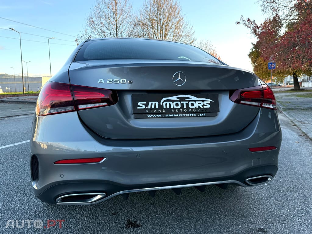 Mercedes-Benz A 250 e 8G-DCT AMG Line