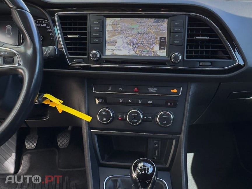 SEAT Leon 1.6 TDI Style Ecomotive — fotografia 19
