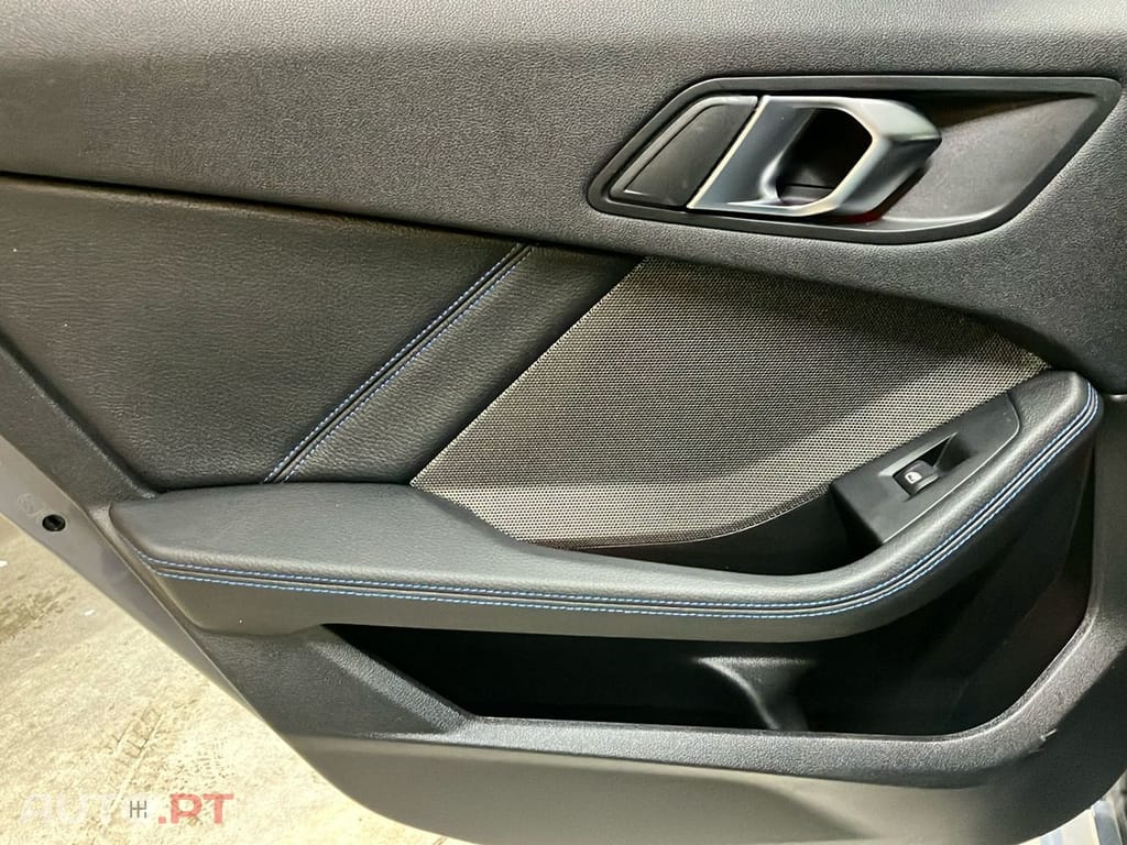 BMW 118 i Pack Desportivo M Auto