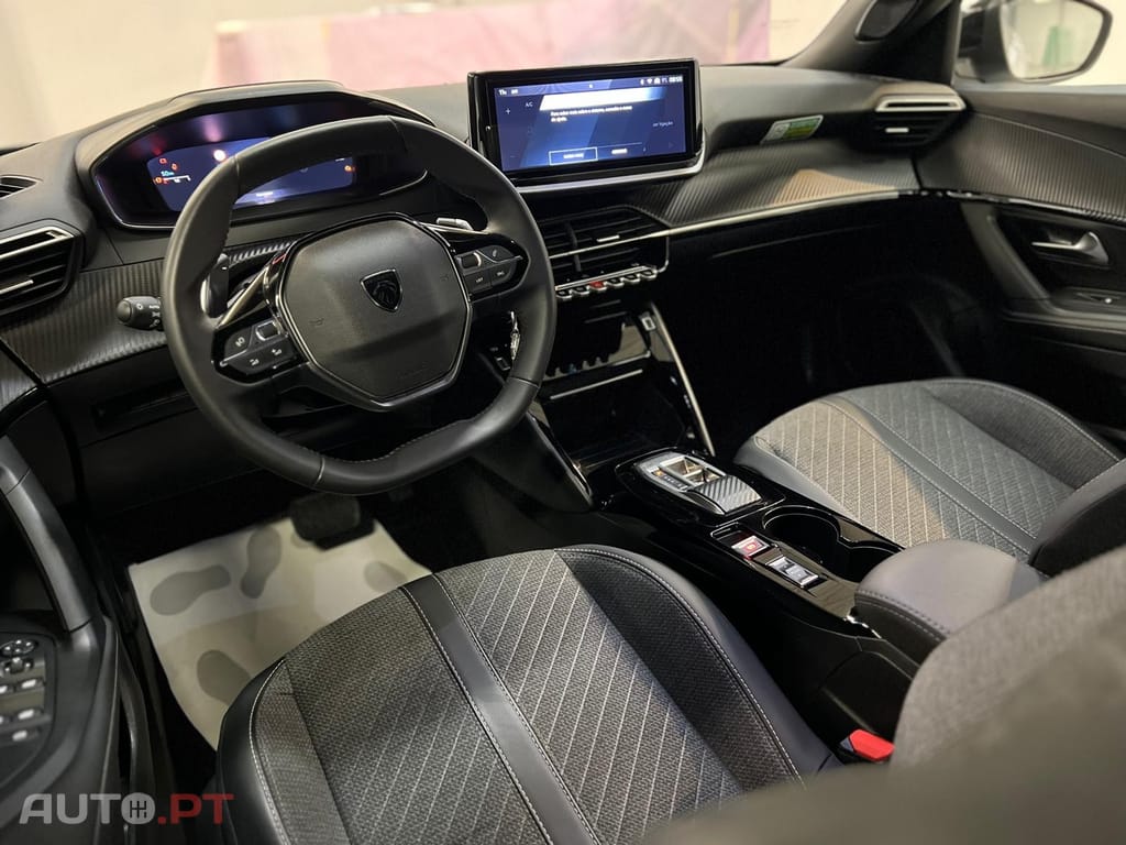 Peugeot 2008 1.2 Hybrid Allure e-DCS6