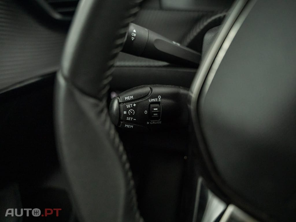 Peugeot E-208 50 kWh Allure Pack