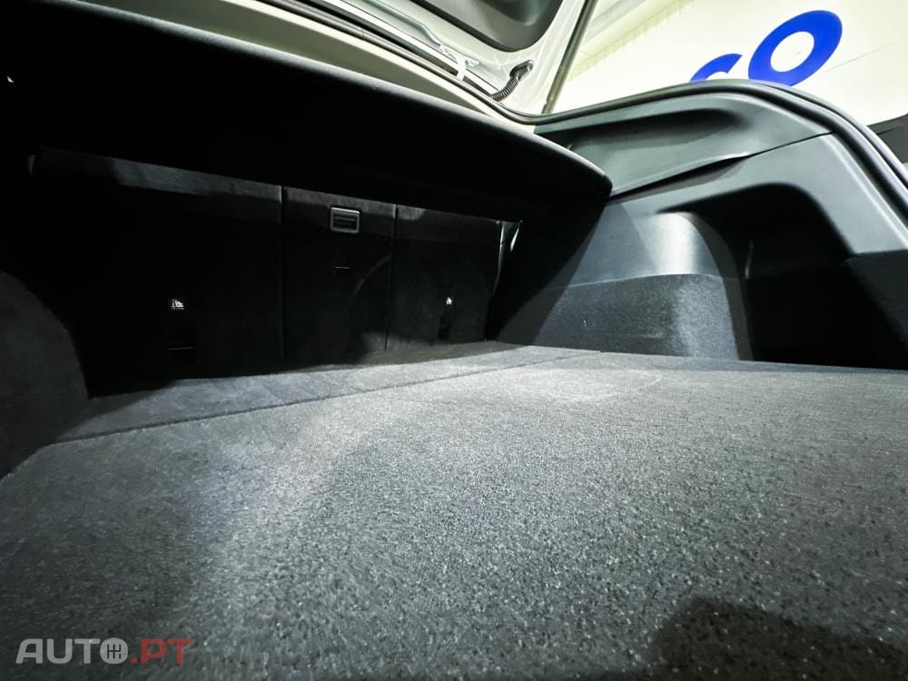 Tesla Model Y Long Range Dual Motor AWD