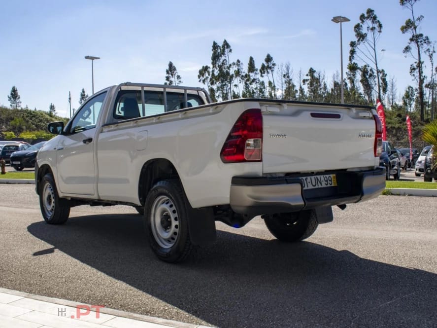 Toyota Hilux 2.4 D-4D 4X2