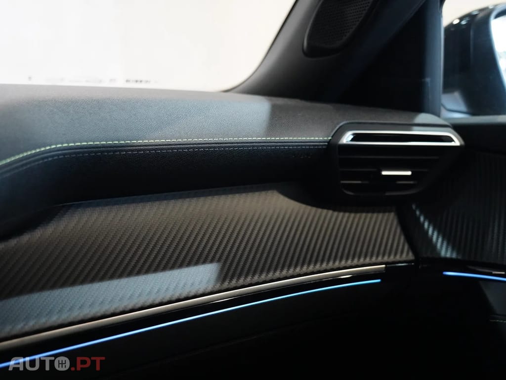 Peugeot E-2008 54 kWh GT