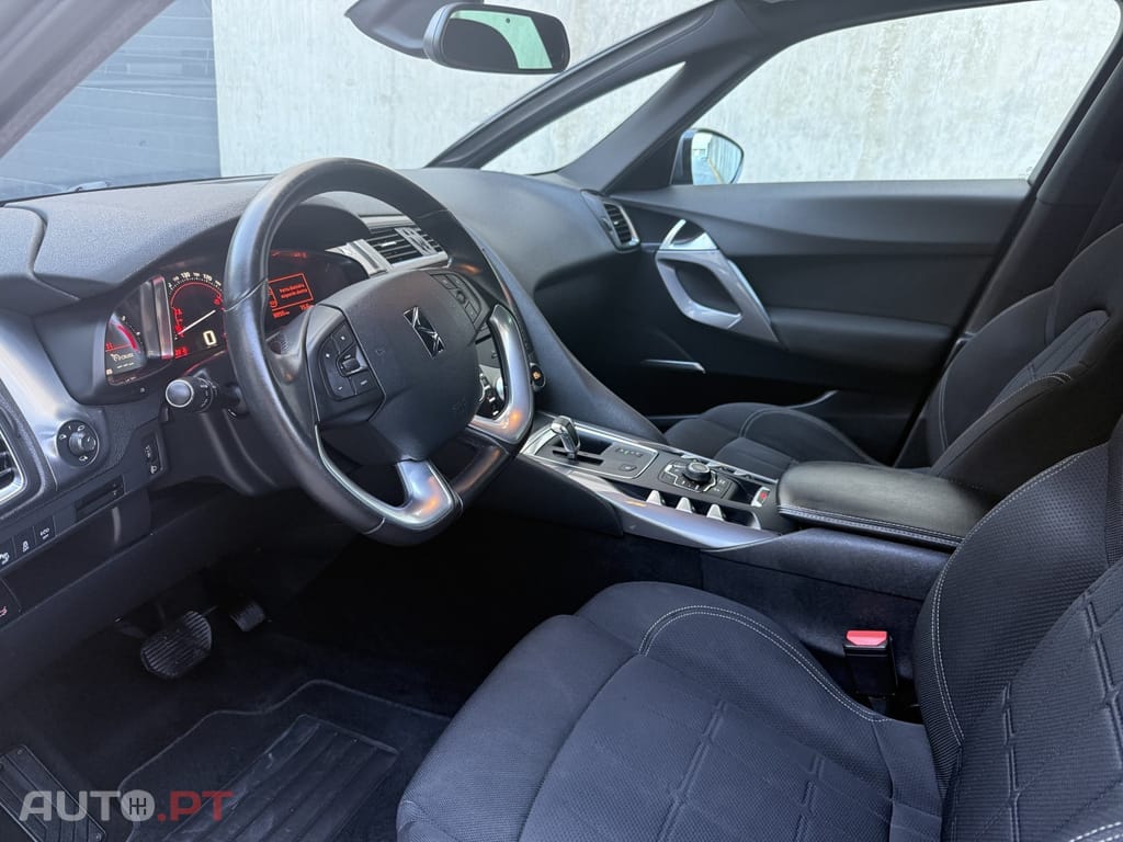 Citroen DS5 1.6 e-HDi Air. So Chic CMP6 112g