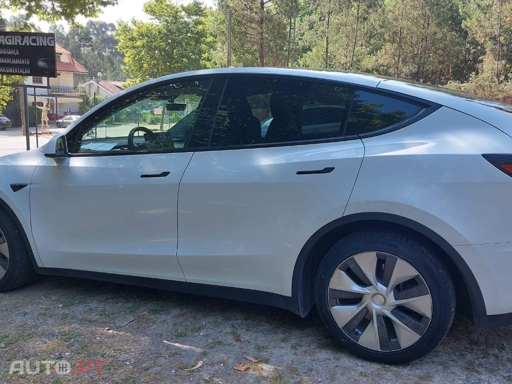 Tesla Model Y Standard