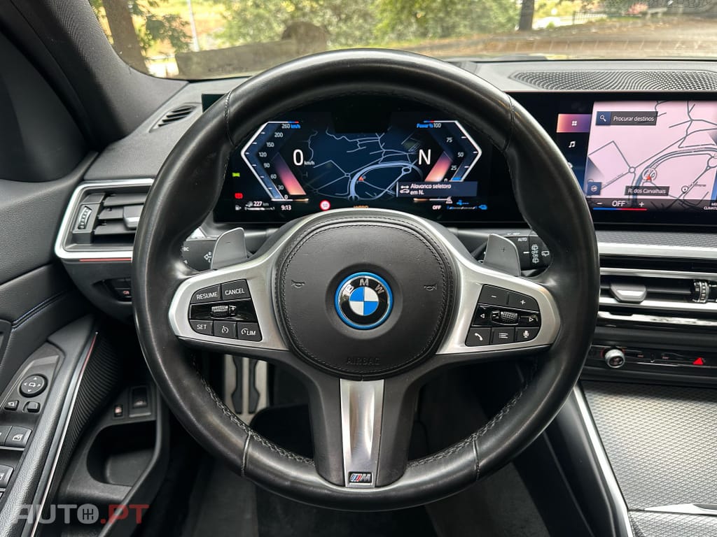 BMW 330 e Touring Pack Desportivo M Auto