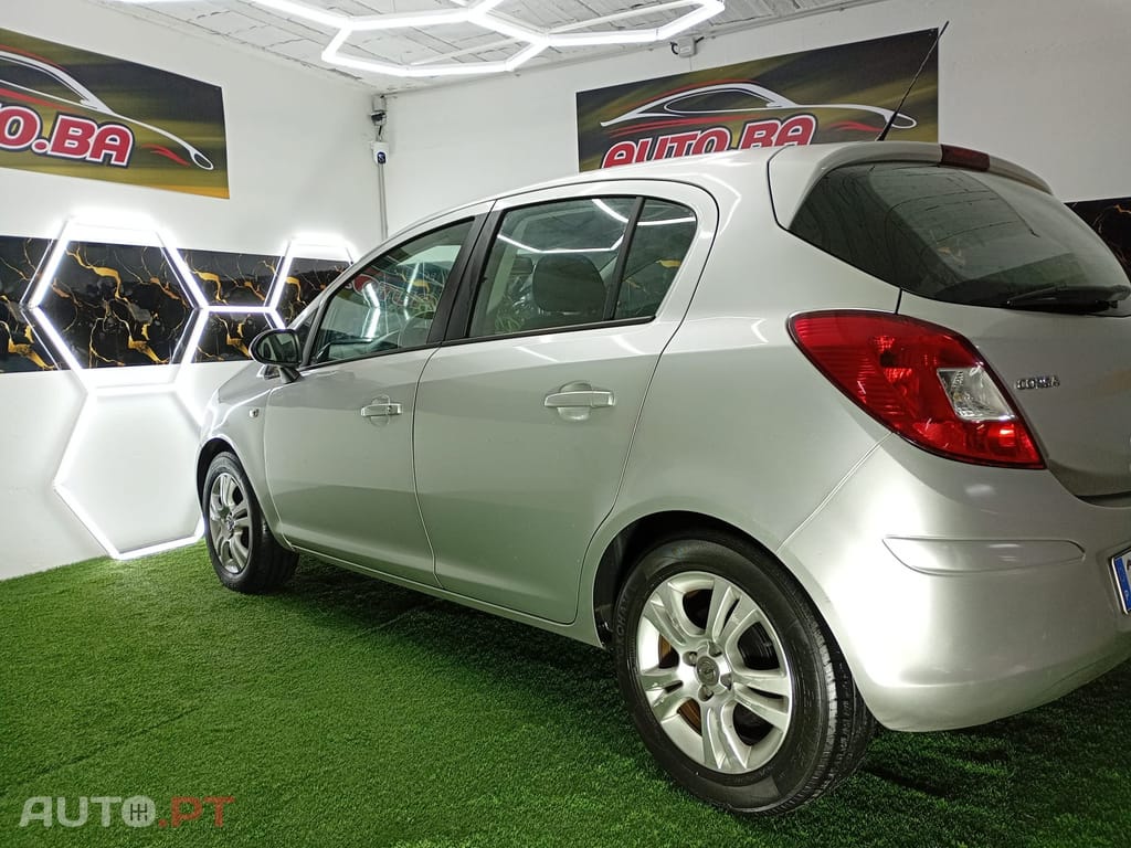 Opel Corsa 1.2 Enjoy FlexFuel