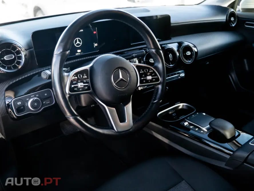 Mercedes-Benz A 250 e 8G-DCT Style