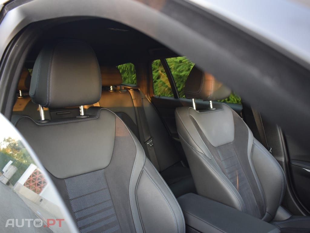 BMW 320 d Touring Pack Desportivo M Auto