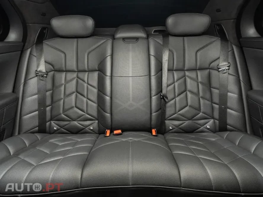 BMW 750 750e xDrive Pack Desportivo M