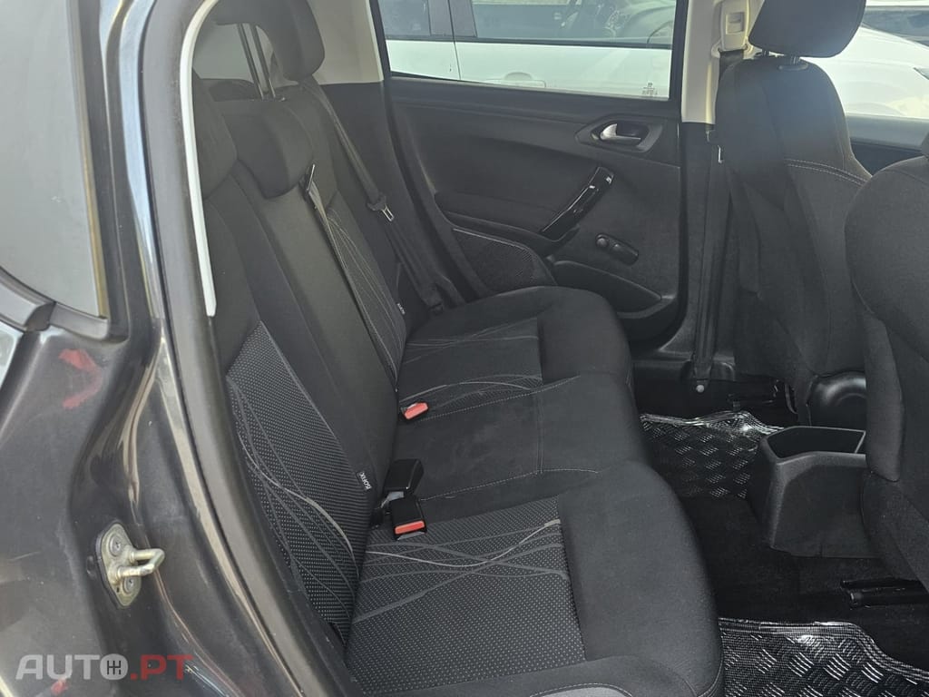 Peugeot 208 1.2 VTi Active