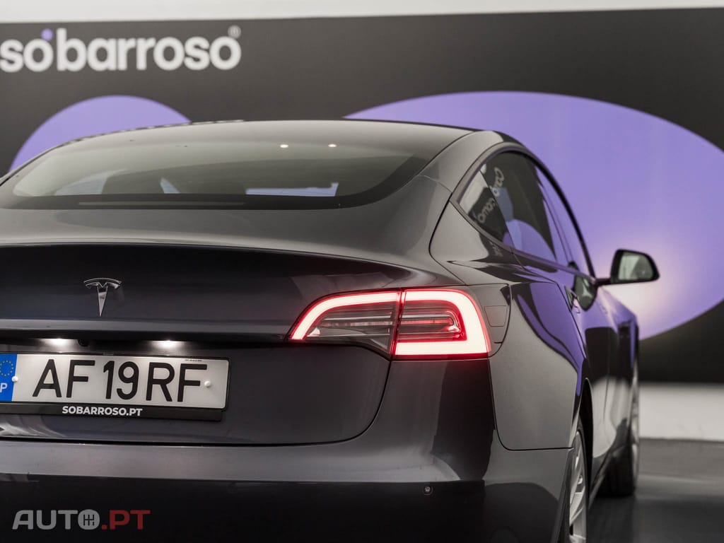Tesla Model 3 Tração Traseira