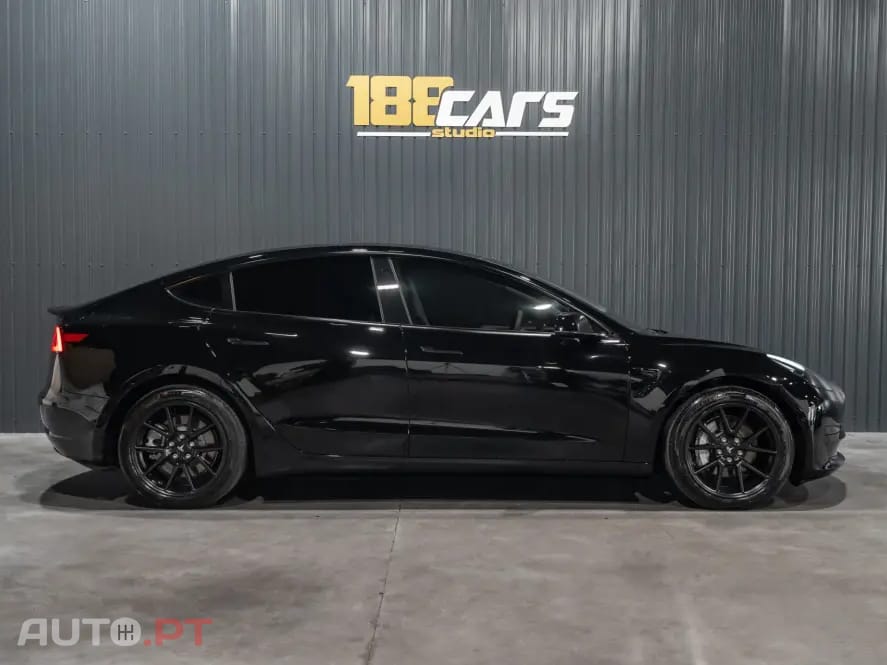 Tesla Model 3 Standard Range Plus RWD