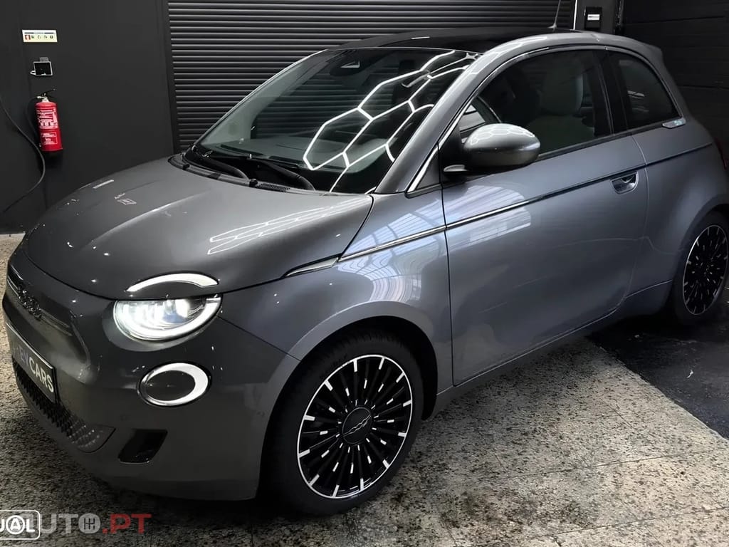 Fiat 500e La Prima