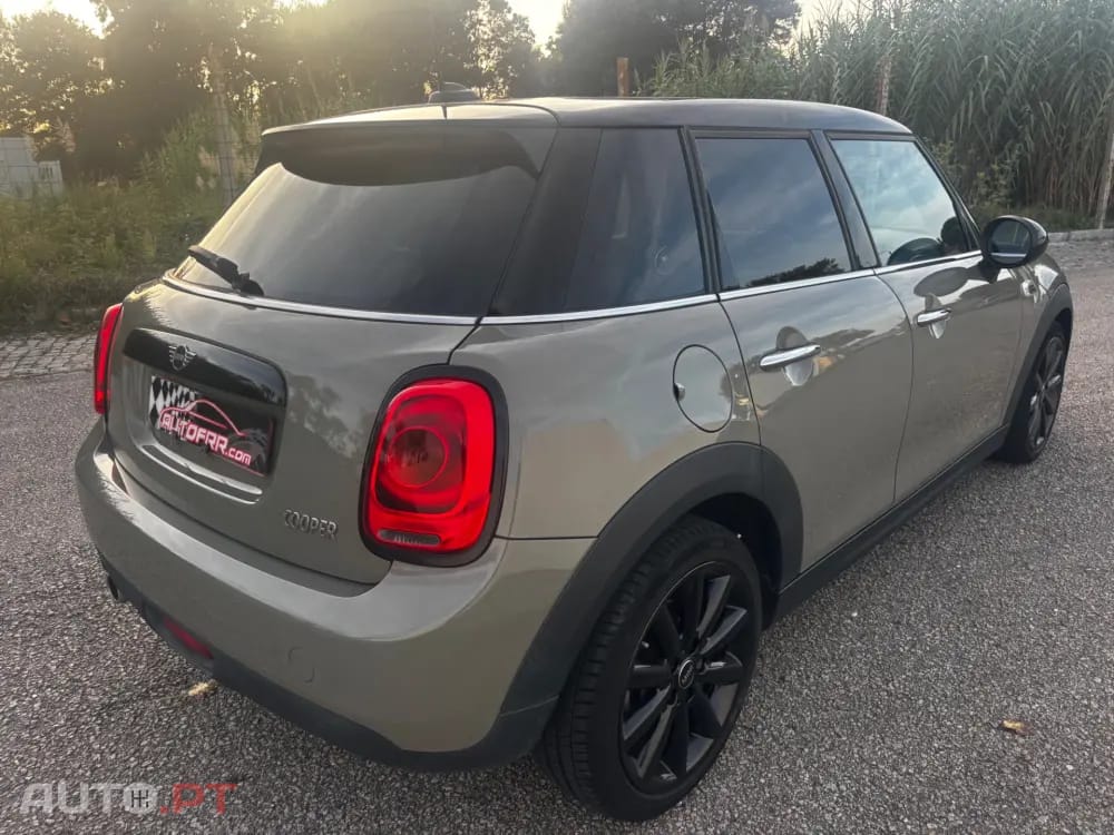 MINI Cooper Cooper Premium Yours Auto