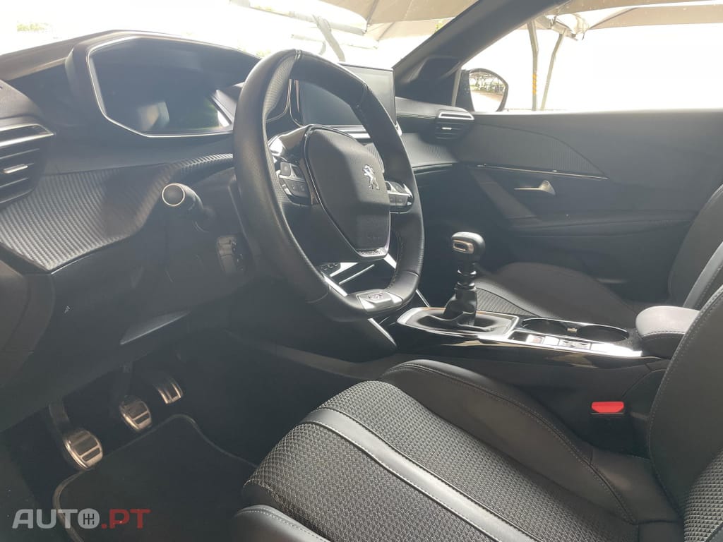 Peugeot 208 1.2 PureTech GT