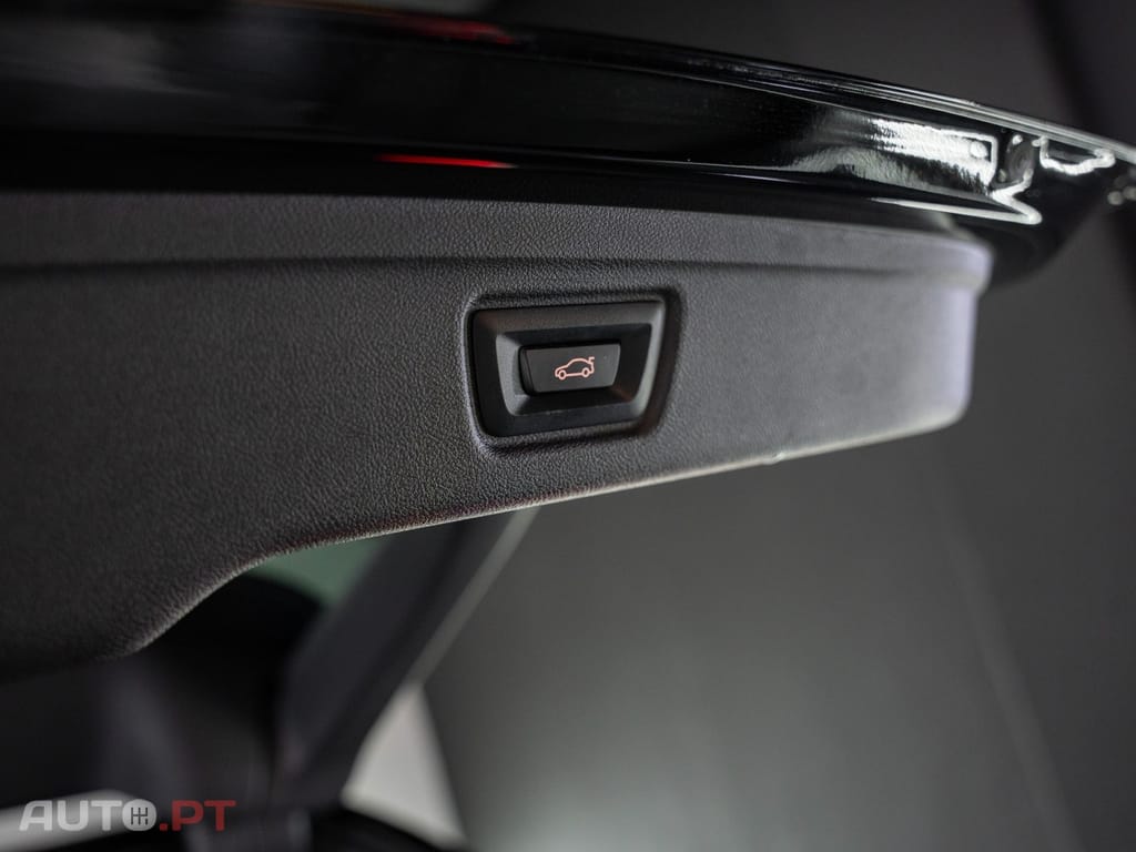 BMW 320 e Touring Auto