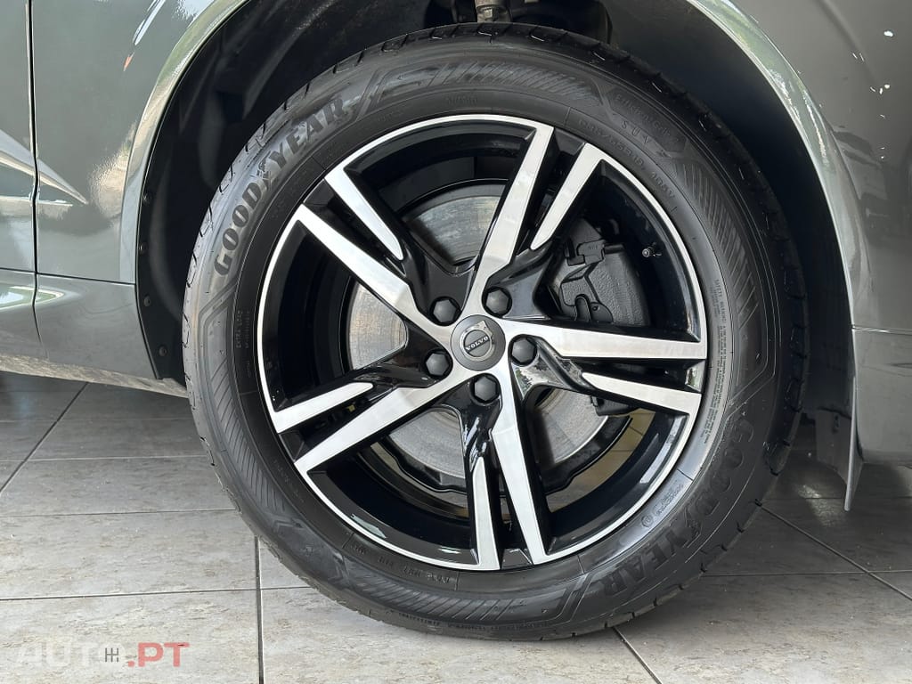 Volvo XC60 2.0 T8 PHEV R-Design AWD