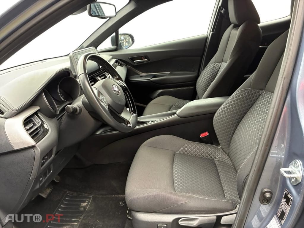 Toyota C-HR 1.8 Hybrid Dynamic Business
