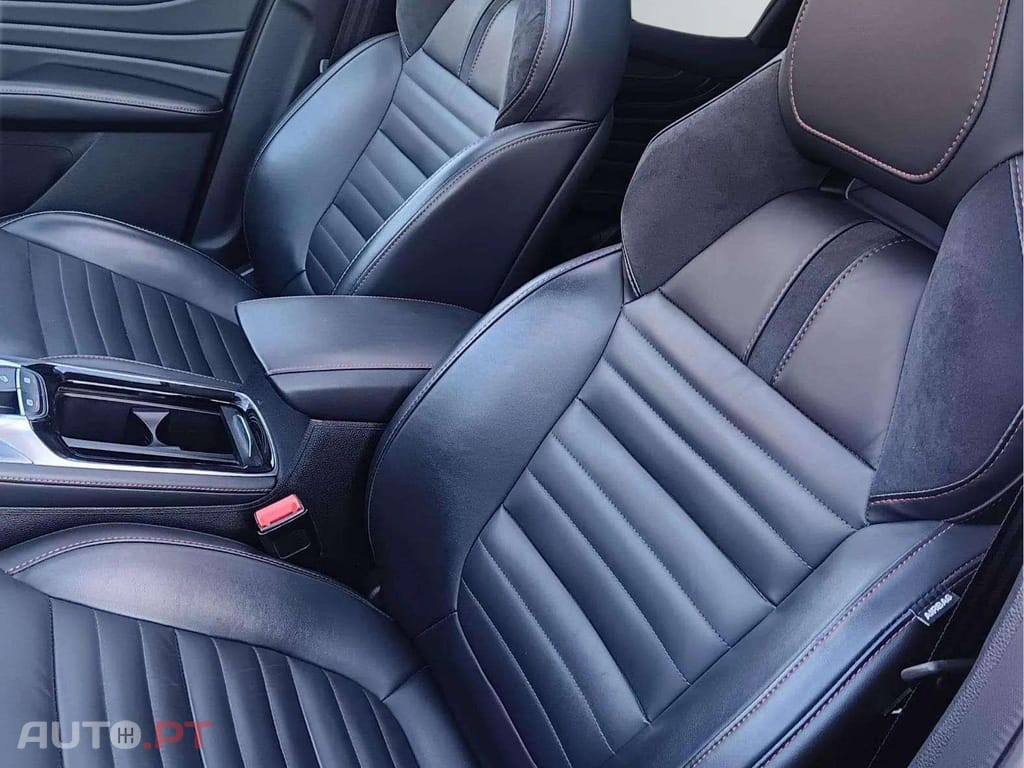 MG EHS LUXURY PHEV