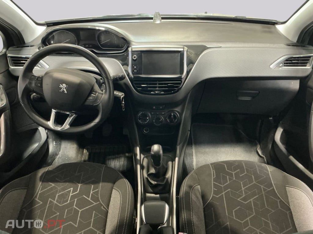 Peugeot 2008 1.2 PureTech Style