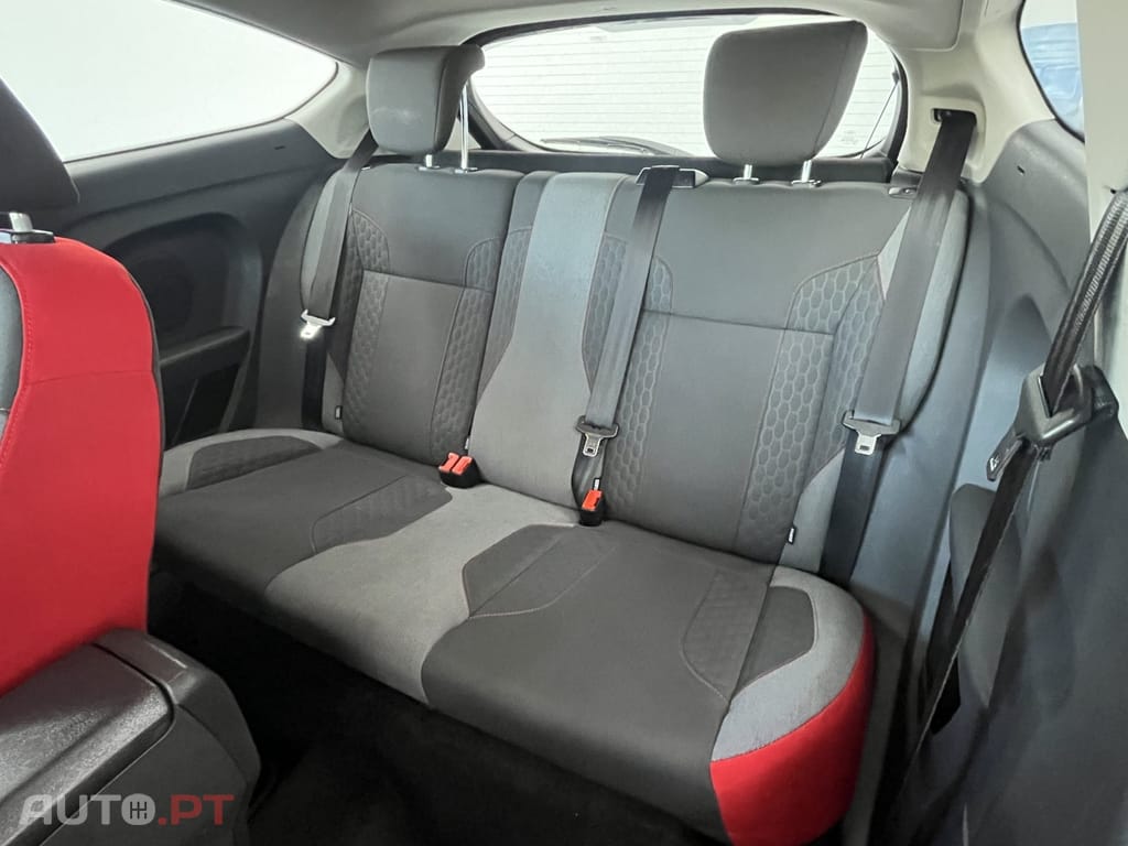 Ford Fiesta 1.0 T EcoBoost STLine Black&RED