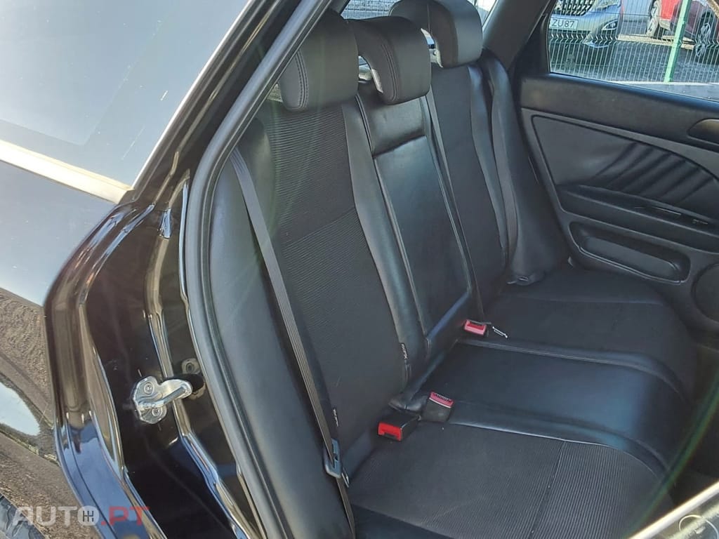 Alfa Romeo 159 Sportwagon 2.0 JTDm Distinctive P.Sport+