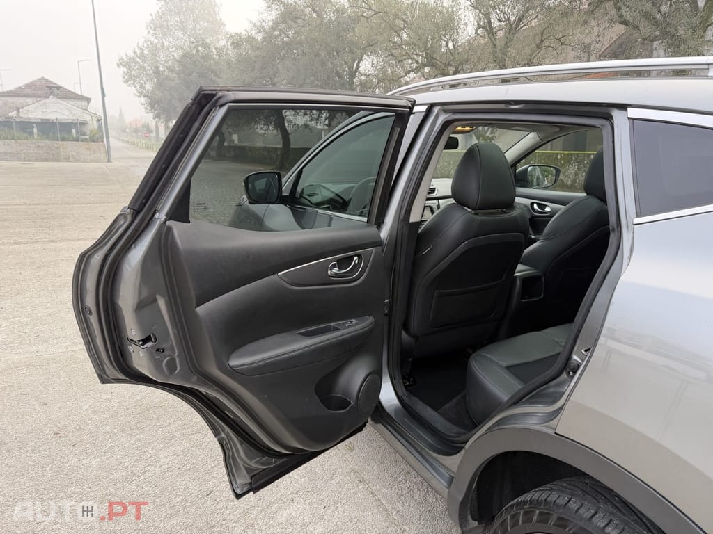 Nissan Qashqai 1.6 Tekna Sport 18