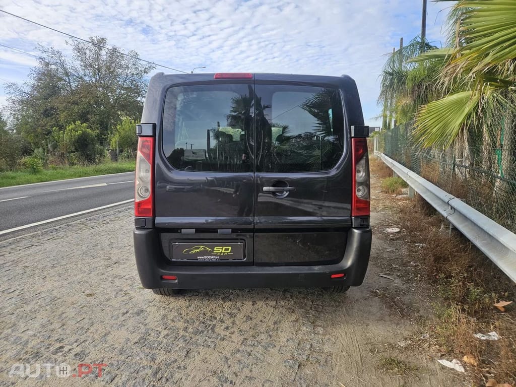 Peugeot E-Expert 9 lugares