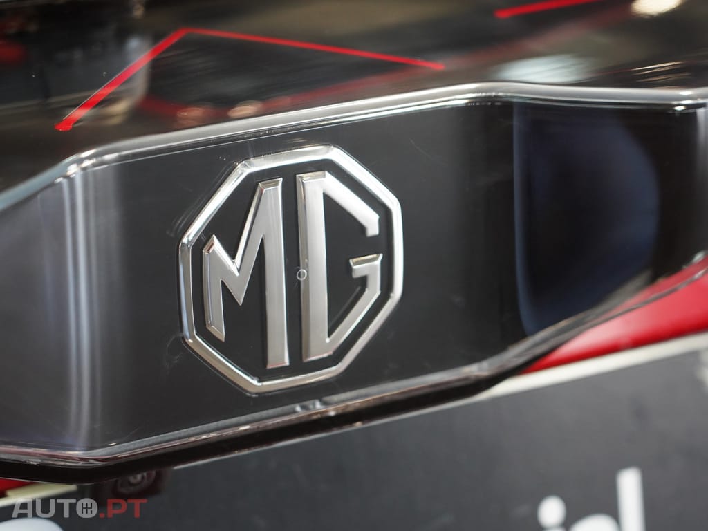 MG MG4 64 kWh Luxury