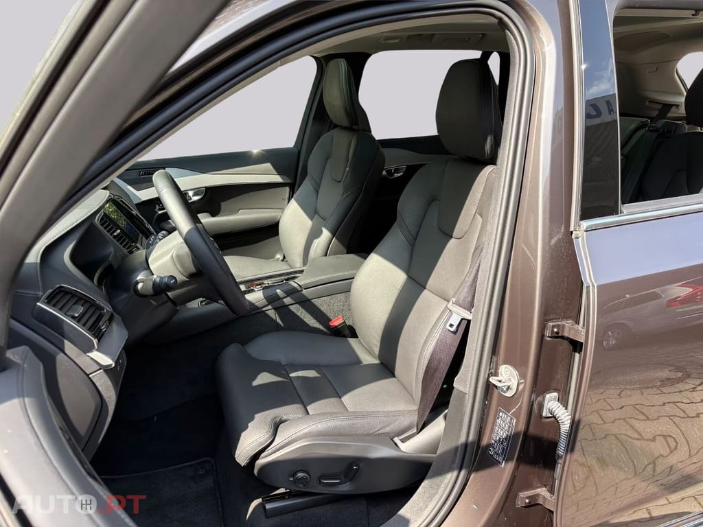 Volvo XC90 T8 AWD Plus  I.V.A DEDUTIVEL