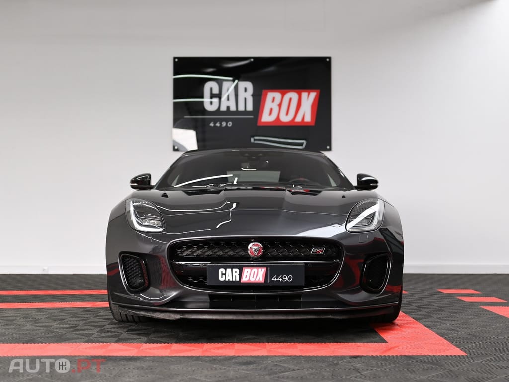 Jaguar F-Type 2.0 i4 Chequered Flag