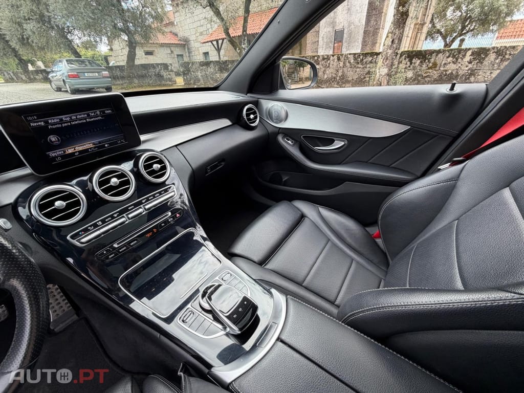 Mercedes-Benz C 300 h AMG Line