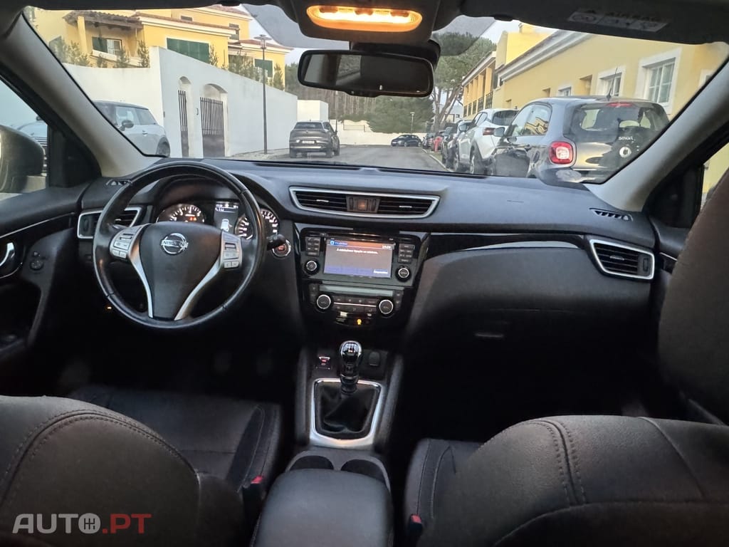 Nissan Qashqai 1.2 DIG-T Tekna Pele