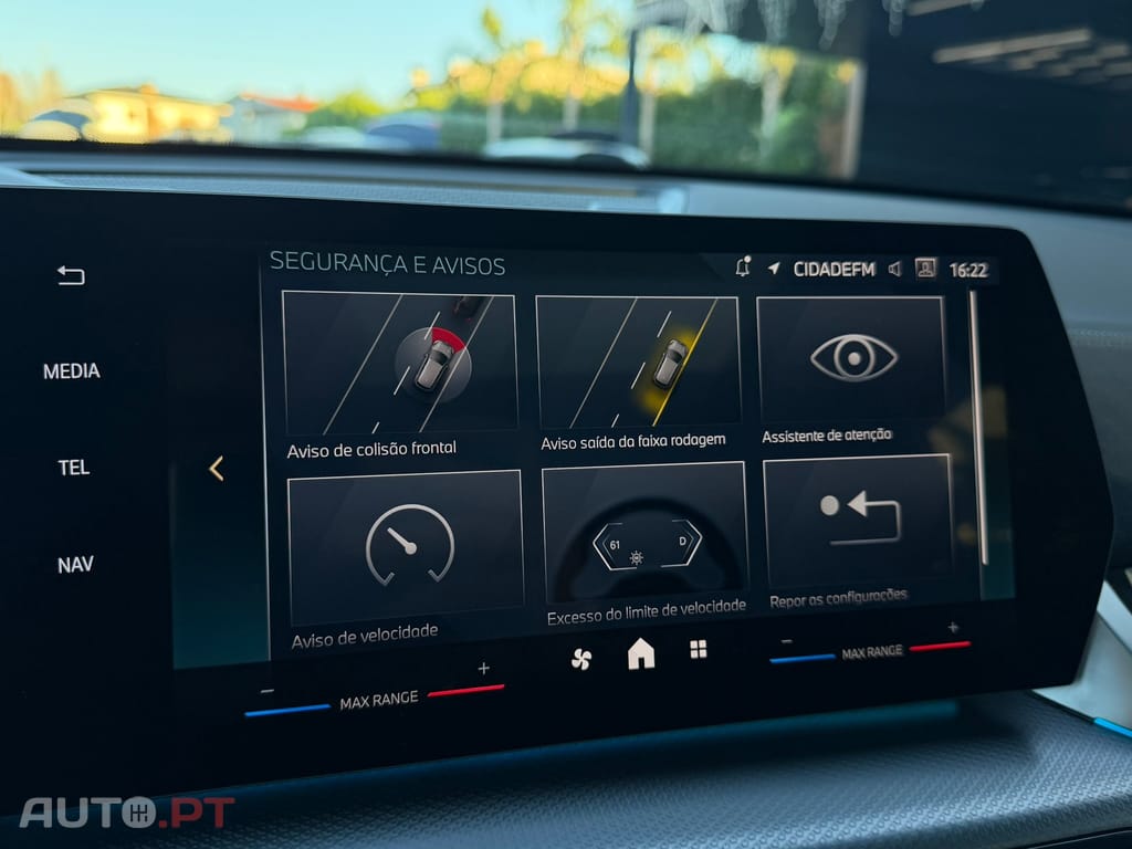 BMW iX2 eDrive20 Pack Desportivo M Pro