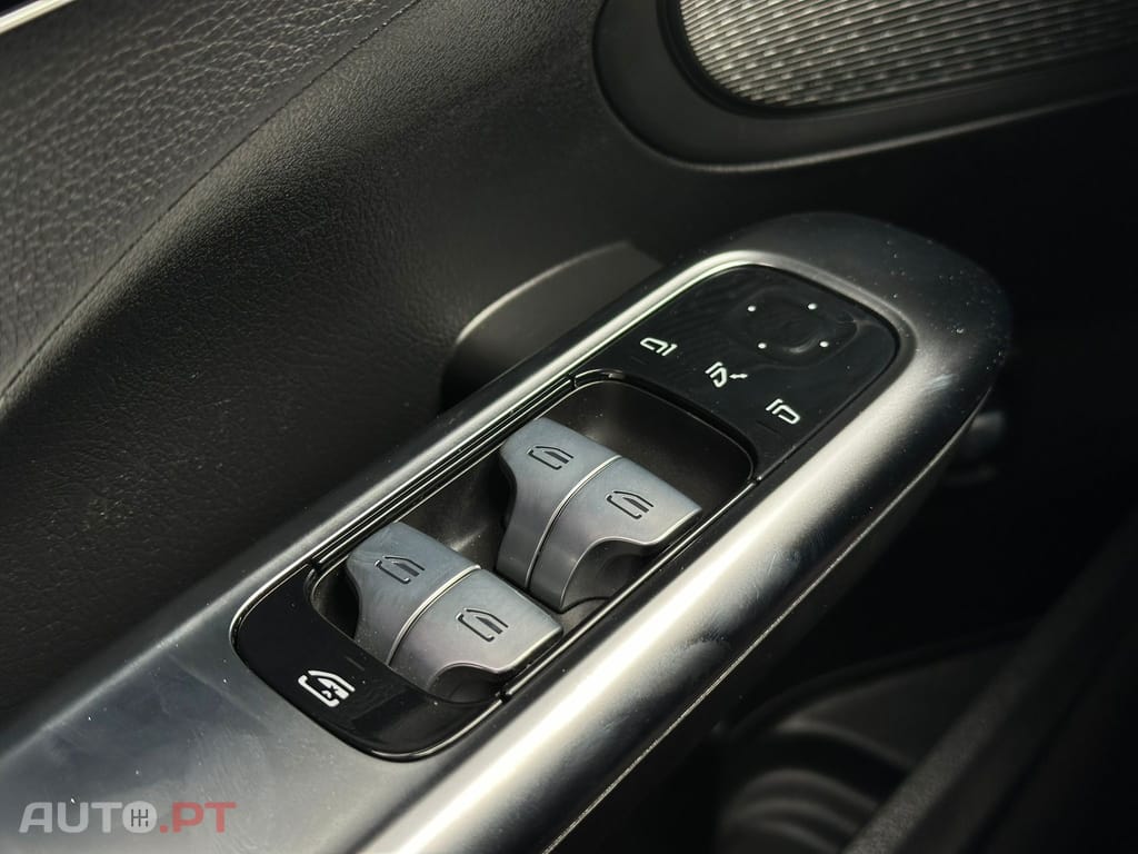 Mercedes-Benz C 300 e AMG Line