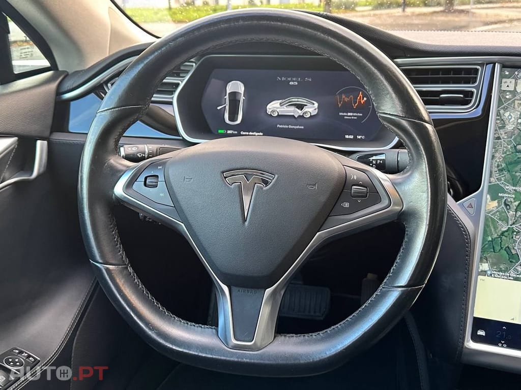 Tesla Model S 85