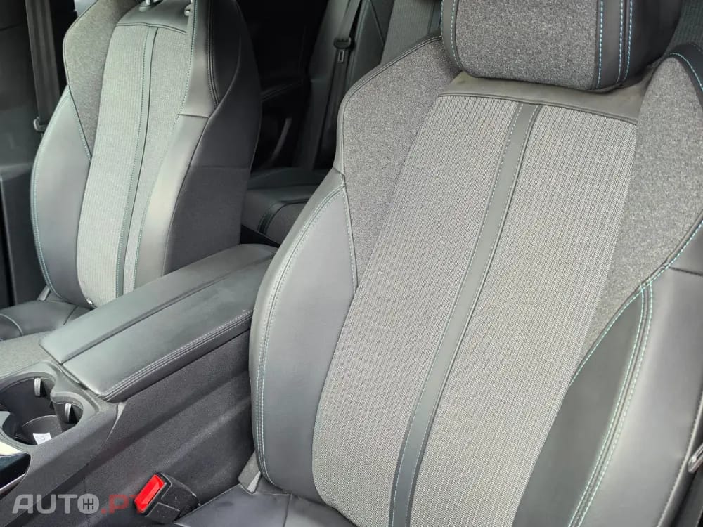 Peugeot 3008 1.6 Hybrid Allure Pack e-EAT8