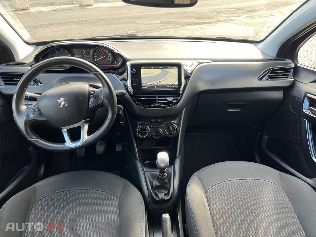 Peugeot 208 1.5 BlueHDi Allure Pack