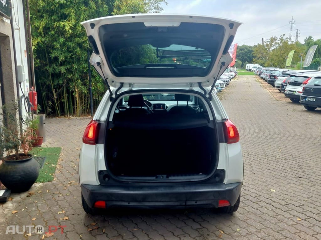 Peugeot 2008 1.2 PureTech Signature