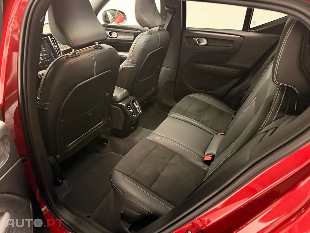 Volvo XC 40 P8 AWD Recharge RDesign — fotografia 9
