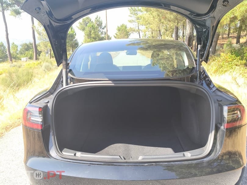 Tesla Model 3 Long Range RWD — fotografia 8