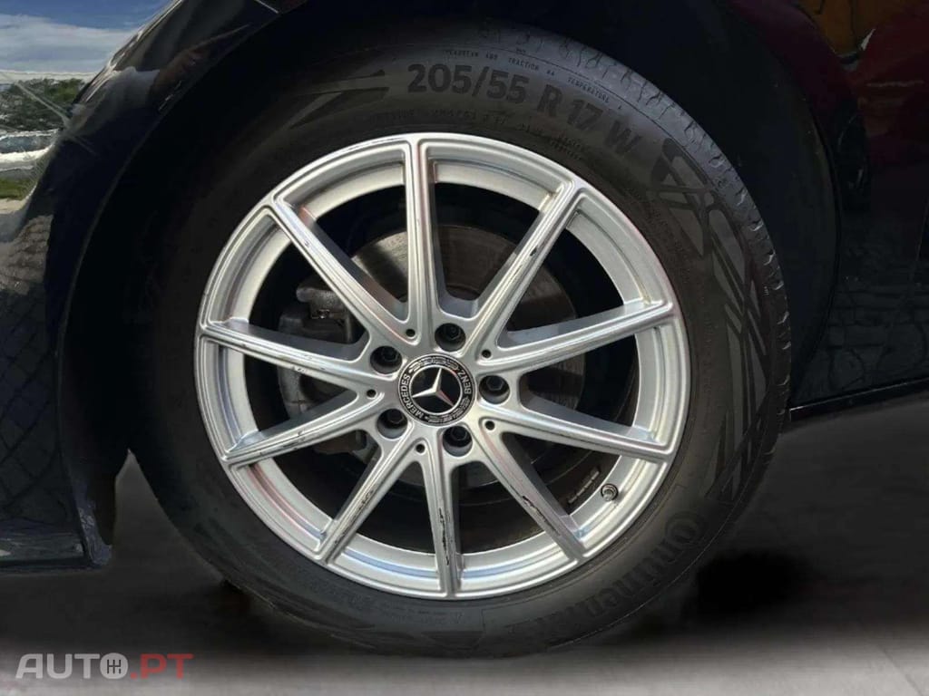 Mercedes-Benz CLA 180 SB DCT 
